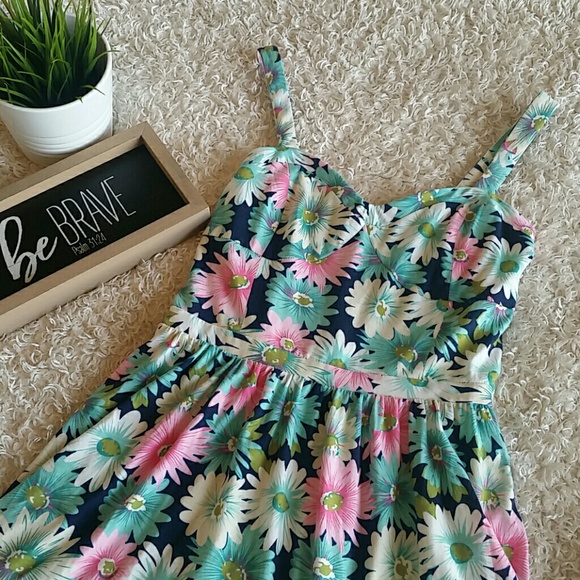 Altar'd State floral dress - Picture 2 of 4